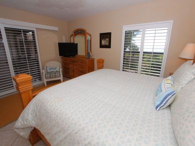 Sanibel Beach Condo for Rent- Sleeps Six Gulf View